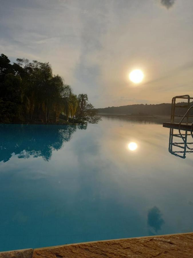Chacara Em Condominio A Beira Da Represa Para Locacao Familiar Ibiúna Exteriör bild